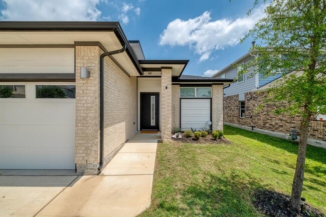 10003 Baden Ln in Austin, TX - Building Photo - Building Photo