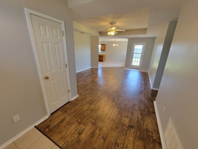 1010 S Liberty Dr in Fayetteville, AR - Foto de edificio - Building Photo