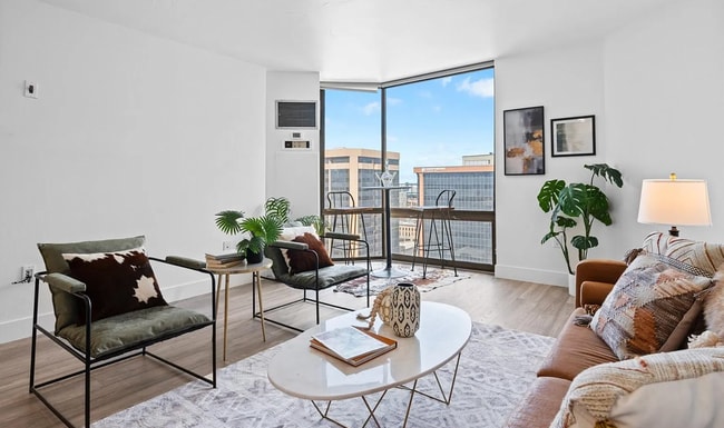 1625 Larimer St, Unit 1806 in Denver, CO - Building Photo - Building Photo