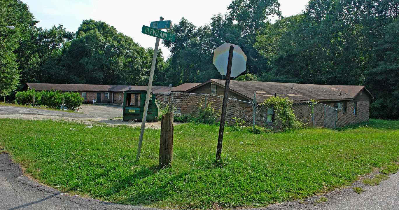 1025 Cleveland Ave in Gastonia, NC - Building Photo