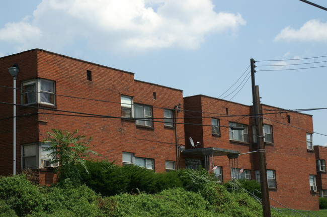 Walnut Plaza in McKeesport, PA - Building Photo - Building Photo