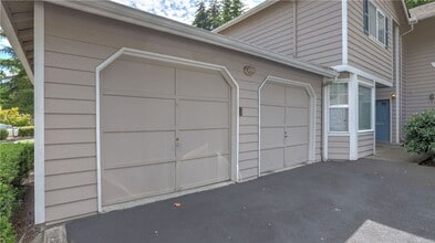 7121 NE 171st Ln in Kenmore, WA - Building Photo - Building Photo