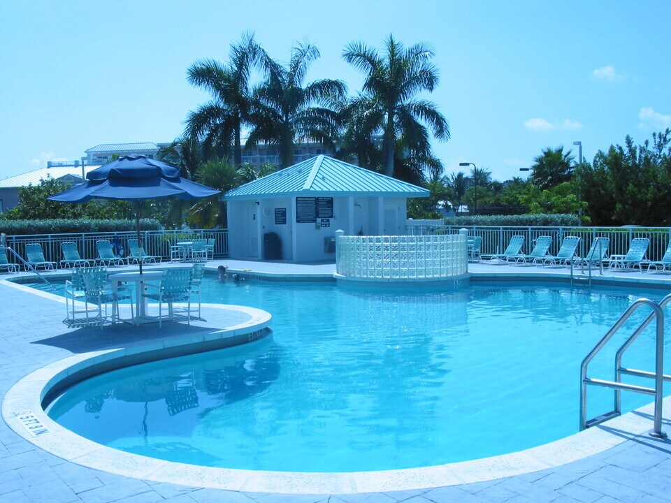 3655 Seaside Dr, Unit 326 in Key West, FL - Building Photo