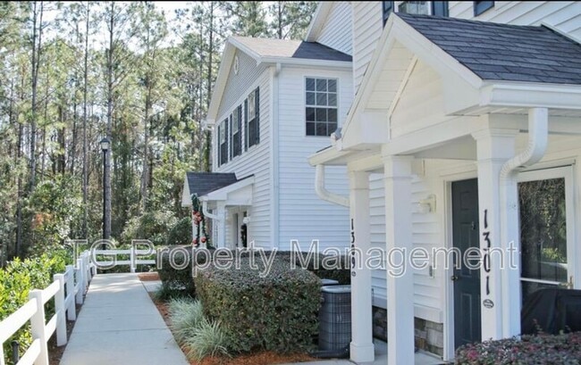 property at 575 Oakleaf Plantation Pky