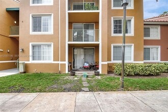 7808 Sonoma Springs Cir in Greenacres, FL - Building Photo - Building Photo
