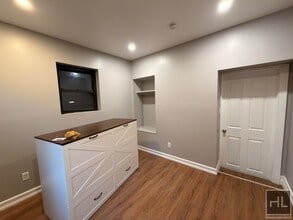 HALSEY STREET, Unit 1R in Brooklyn, NY - Foto de edificio - Building Photo