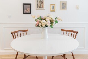 1249 Granville St in Vancouver, BC - Building Photo