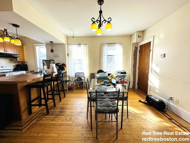 28R Cherry St in Somerville, MA - Foto de edificio - Building Photo