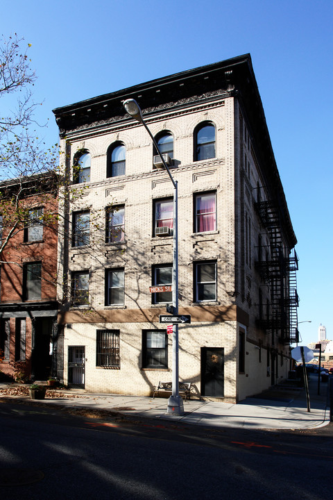 30 Hicks St in Brooklyn, NY - Foto de edificio