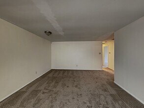 7104 Grandview Dr in Indianapolis, IN - Building Photo - Building Photo
