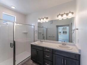 8362 S Iris Lumi Ln in Sandy, UT - Building Photo - Building Photo