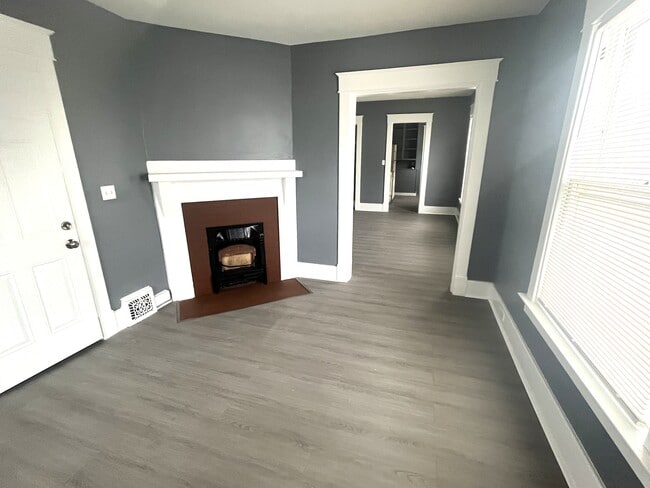 548 E 7th St, Unit 548