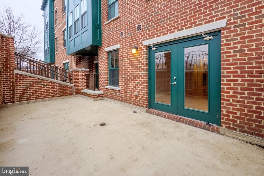 2101 N Monroe St, Unit 105 in Arlington, VA - Foto de edificio