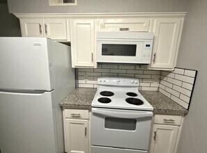 5181 E Hedges Ave in Fresno, CA - Building Photo - Building Photo