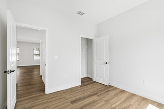1268 Impala St in North Port, FL - Building Photo - Building Photo