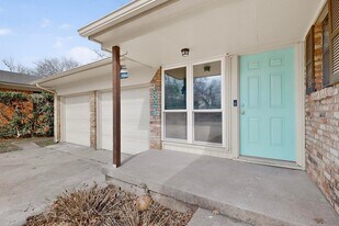 1824 Cordell St in Denton, TX - Building Photo