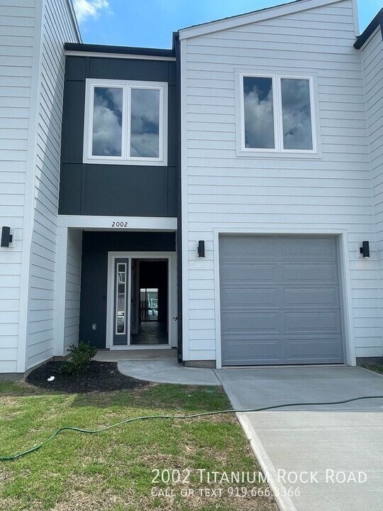 2002 Titanium Rock Rd in Durham, NC - Building Photo