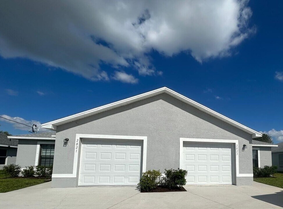 2823 Skyline Blvd in Cape Coral, FL - Building Photo
