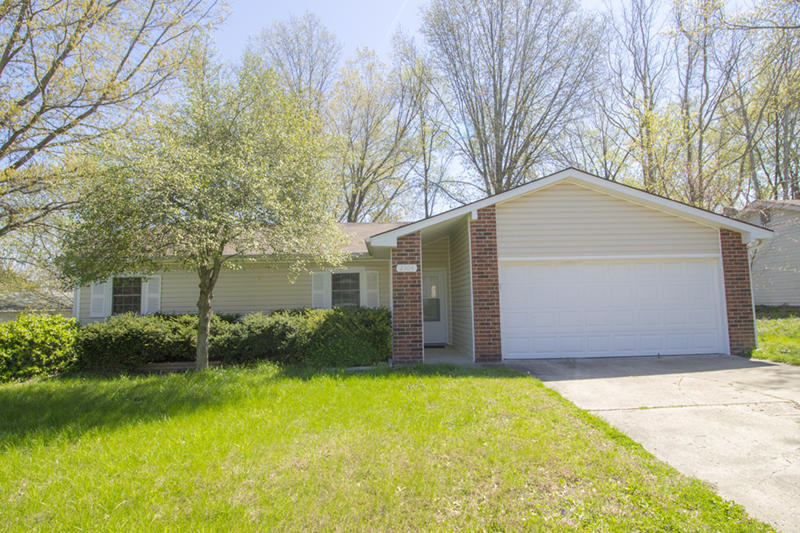 2304 Kendallwood in Columbia, MO - Building Photo