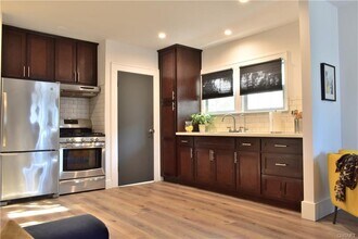 908 Victoria Ave, Unit 908 in Venice, CA - Building Photo - Building Photo