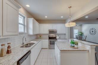 2705 McCart Ave in Fort Worth, TX - Building Photo - Building Photo