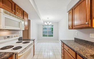 20221 Shipley Ter, Unit 102 in Germantown, MD - Building Photo