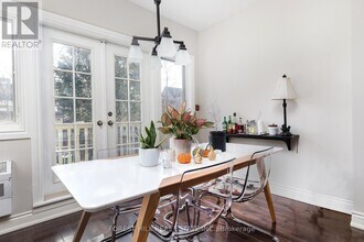 105 Balmoral Ave in Toronto, ON - Building Photo - Building Photo