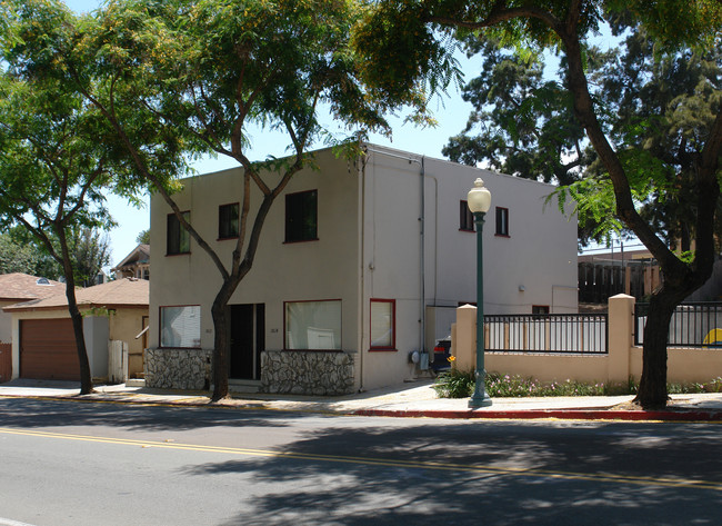 1812 Fern St in San Diego, CA - Building Photo - Building Photo