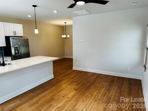 525 N Linwood Ave in Charlotte, NC - Building Photo - Building Photo