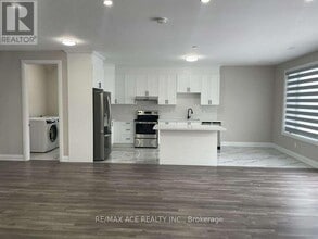 55 S Church St in Belleville, ON - Building Photo - Building Photo