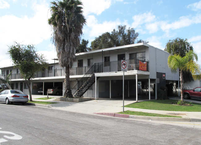 12003 Berendo Ave in Los Angeles, CA - Building Photo - Building Photo