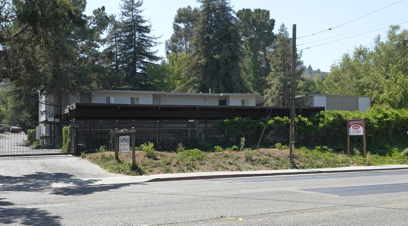 Redwood Manor Apartments in El Sobrante, CA - Building Photo