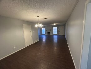 4508 65th St, Unit A in Lubbock, TX - Foto de edificio - Building Photo