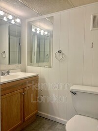 806 Undercliff Dr photo'