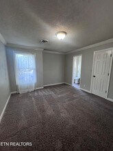119 Arcadia Ln, Unit D in Oak Ridge, TN - Foto de edificio - Building Photo