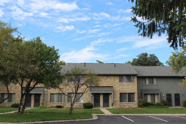 Woodlake in Indianapolis, IN - Foto de edificio - Building Photo