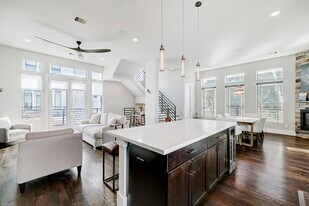 5622 Kiam St in Houston, TX - Building Photo