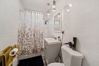 1436 Portsmouth Ave in Westchester, IL - Building Photo - Building Photo