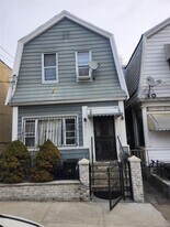 33-21 112th St in Queens, NY - Building Photo