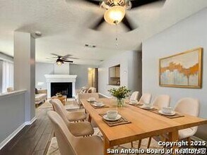 7619 Alverstone Way in San Antonio, TX - Foto de edificio - Building Photo