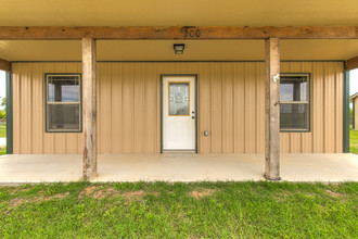 110 Stewart Ln in Stephenville, TX - Building Photo - Building Photo