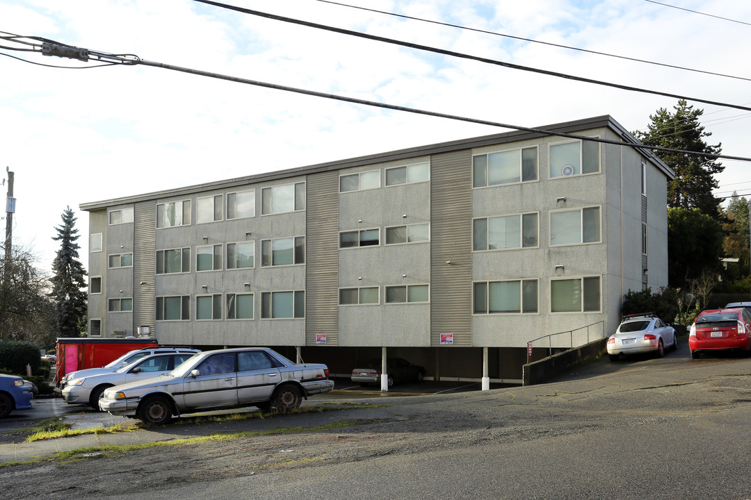 Barbi Apartments in Seattle, WA - Building Photo