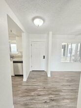 Yorktown Apartments in Huntington Beach, CA - Foto de edificio - Building Photo