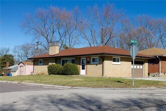 3730 Eminence Blvd in St. Louis, MO - Building Photo - Building Photo