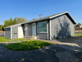 1126 Benham Ct in Richland, WA - Building Photo