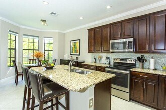 10426 Wellington Parc Dr in Wellington, FL - Building Photo - Building Photo