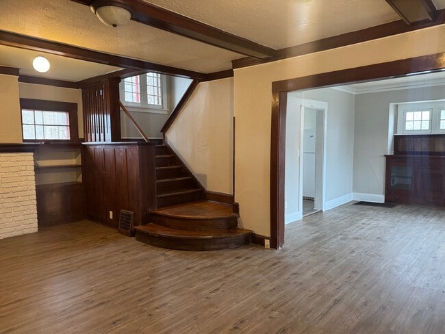 201 N Independence Ave in Rockford, IL - Building Photo - Building Photo