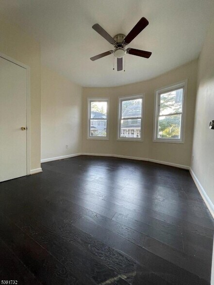 216 Smith St, Unit 1 in Newark, NJ - Building Photo