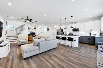 2056 Johanna Dr in Houston, TX - Building Photo - Building Photo