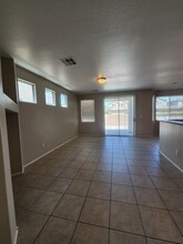 10641 S Blue Larkspur Ct in Las Vegas, NV - Building Photo - Building Photo